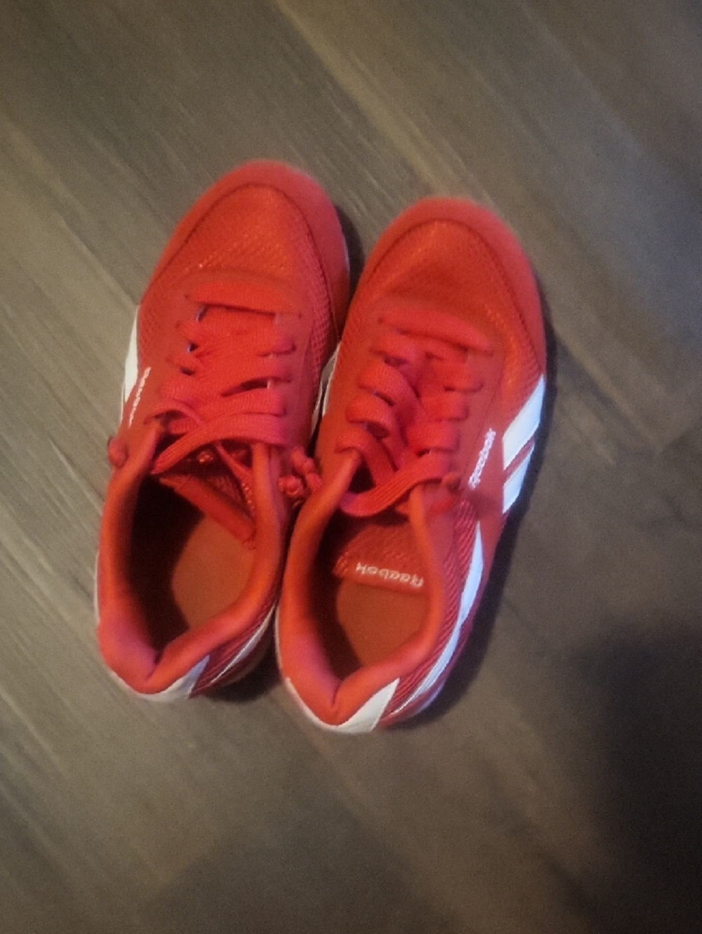 Reebok Kids Red and White Low-Top Sneakers - Picture 4 of 4